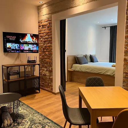 Apartmán 12 *