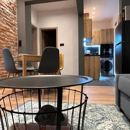 12 Apartmán